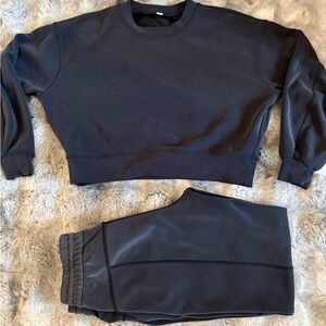 Lulu🍋 Velour SET Crop Crewneck & Sweatpants 🩶🖤🩶🖤 ***See photos***